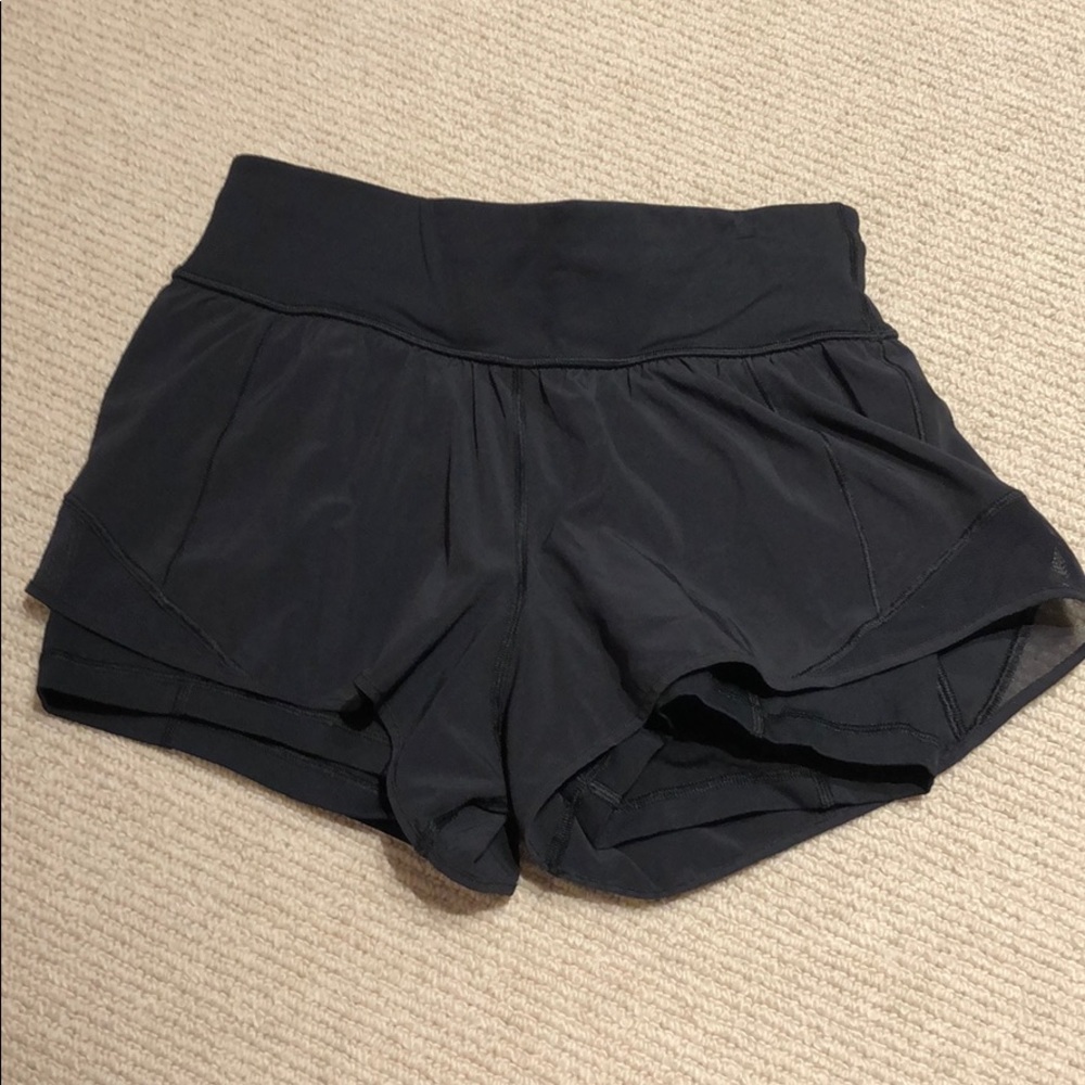 Lululemon size 6 shorts with built in spandex